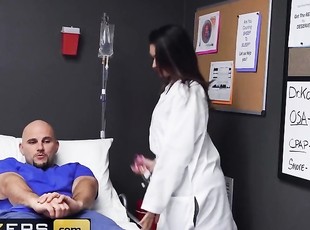 Brazzers - Latina doctor Katana Kombat is hands on with dick